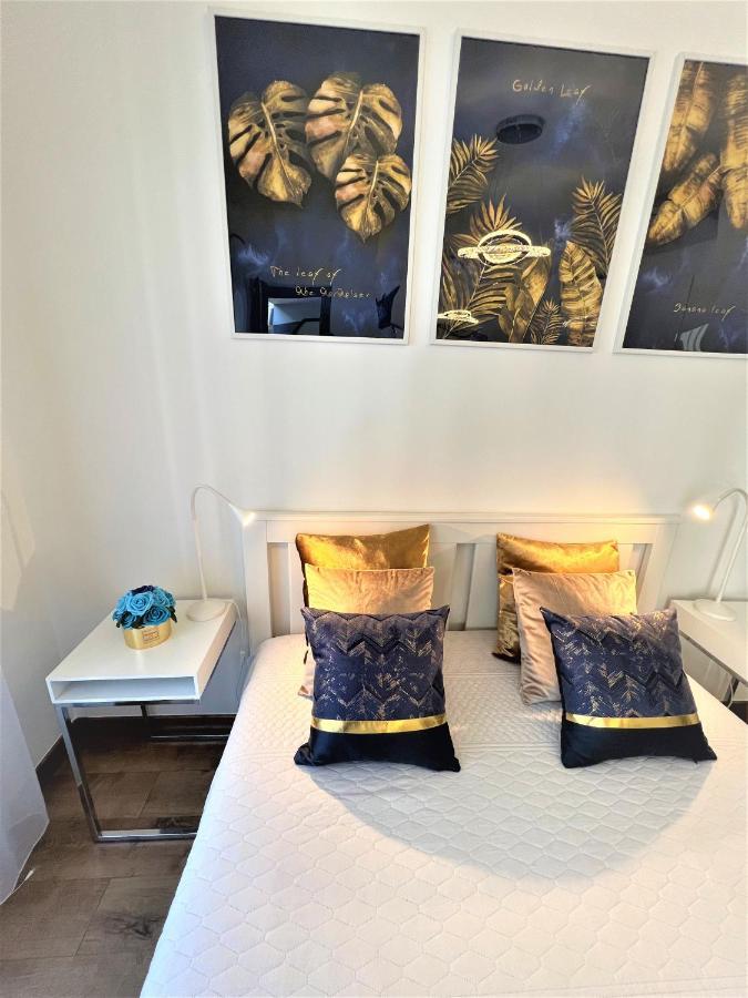 Luxe Central Studio With Pool, Parking & Ac Budapest Bagian luar foto
