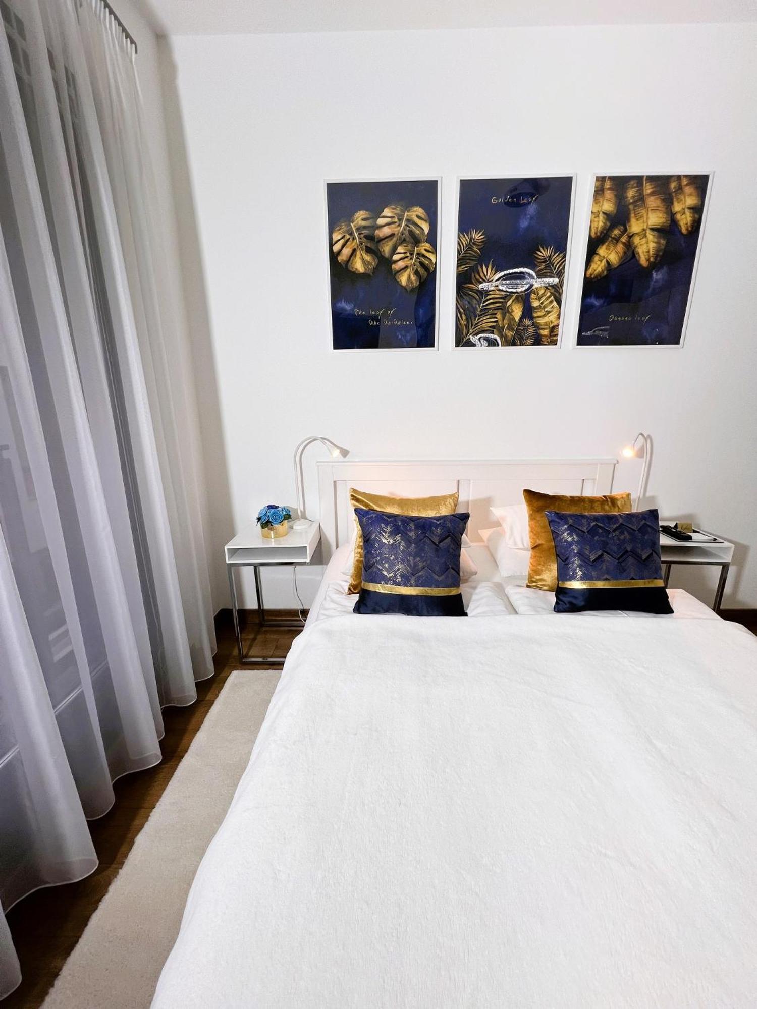 Luxe Central Studio With Pool, Parking & Ac Budapest Bagian luar foto